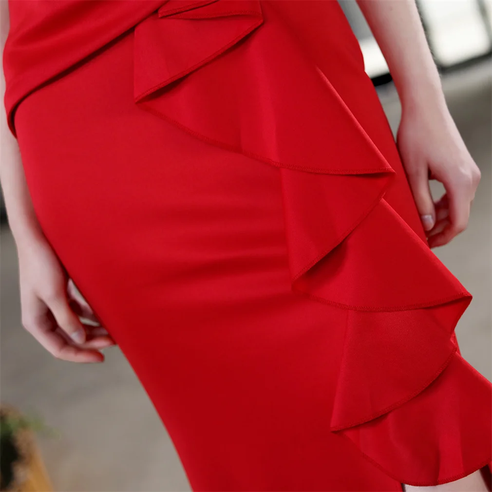 Рисунок 6 - Красное женское длинное платье для выпускного вечера