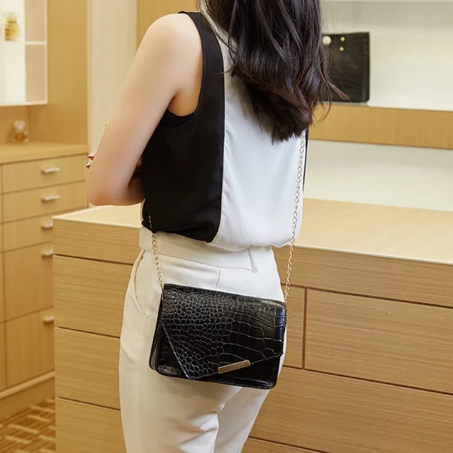 Fashion Mini Women's Bag: Affordable Luxury and Versatile Style