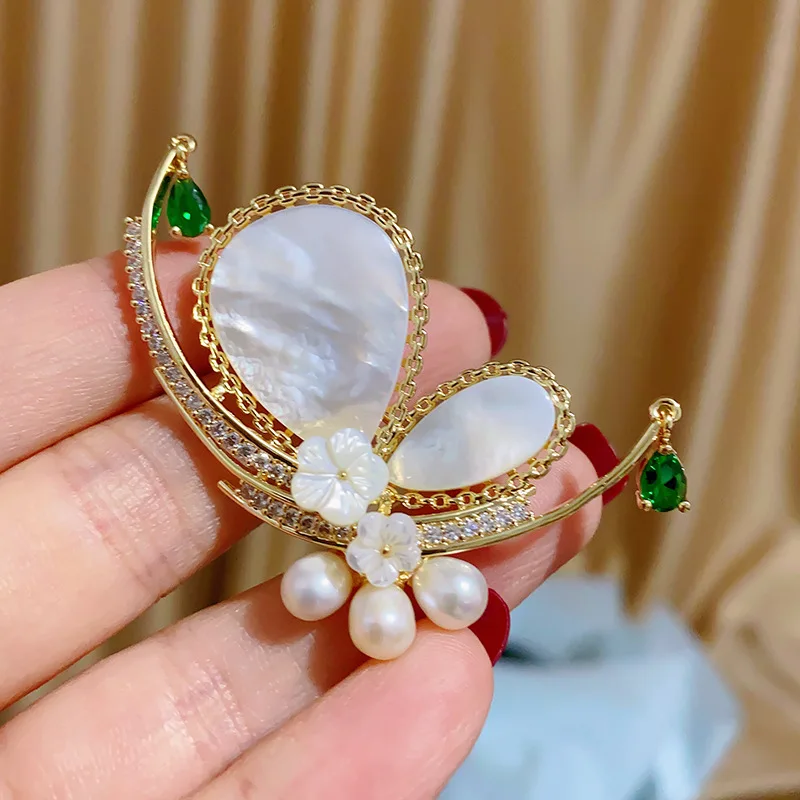New Natural Shell Animal Brooch Pins Elegant Freshwater Pearl Butterfly Brooch Temperament Corsage Anti-glare Pop Style Brooches
