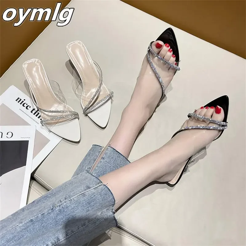 Рисунок 5 - Женские босоножки и шлепанцы на шпильке