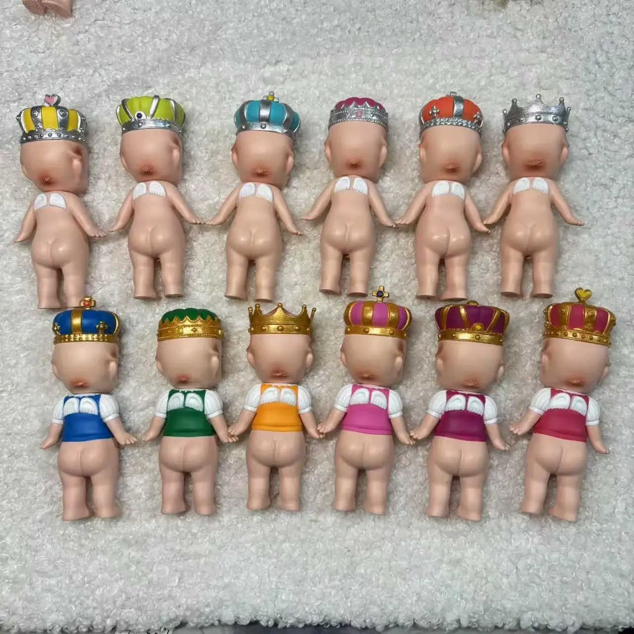 sonny angel Mini Figure Crown Garnet 王冠 Sonny Angel Crown Series Red 2008 Rare Mini Figure Vintage 2.95in