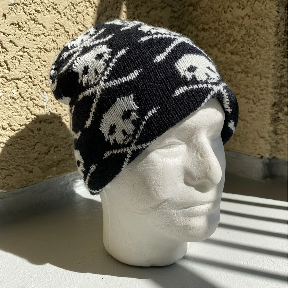 Visual Axles Unisex Winter Skull Hats Women Jacquard Windproof