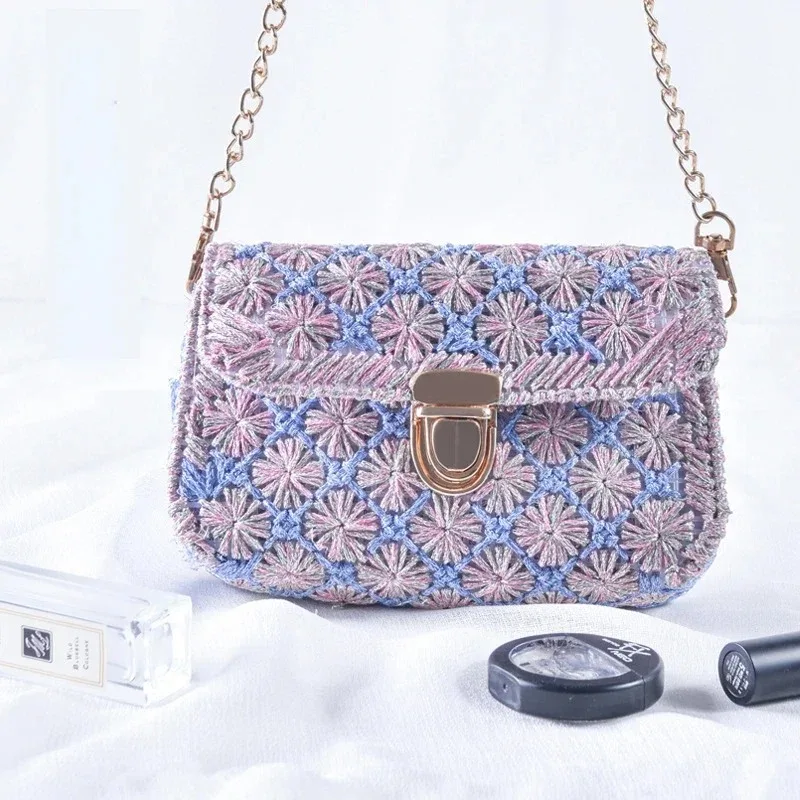 Description Picture 3 of itemPlastic Mesh Cloth For Bag Making Latch Hook Bags Made Handcraft Bags Weaving Material Plastic Grid Hook DIY Accessories