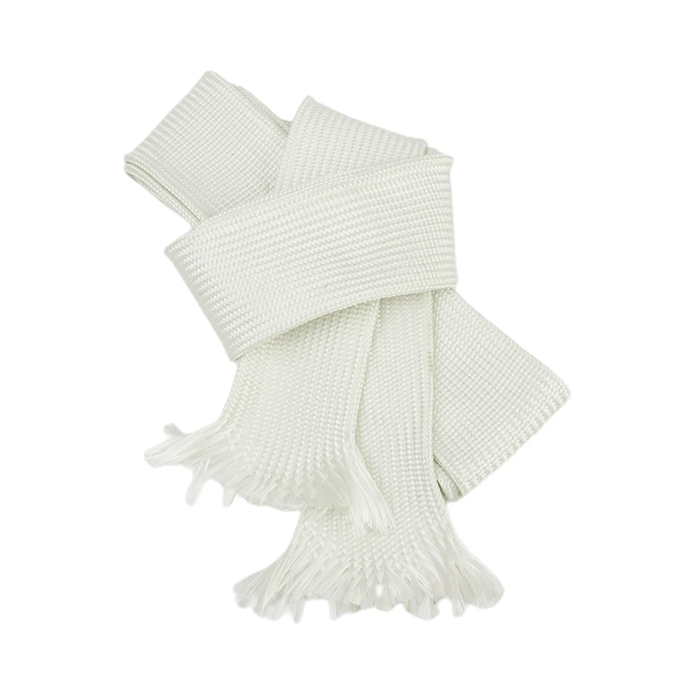 Szczegółowy widok rurki izolacyjnej z włókna szklanego pod kątem