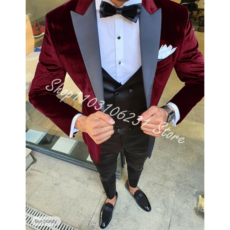 Рисунок 2 - Костюм мужской бархатный из 3 предметов