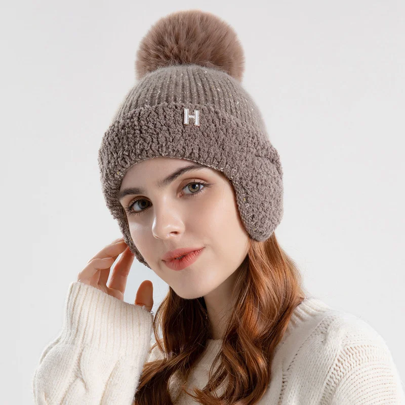 

Женская зимняя теплая мягкая шапка с черепом, Зимняя Вязаная Шапка-бини, вязаная Толстая шапка с искусственным помпоном и ушами