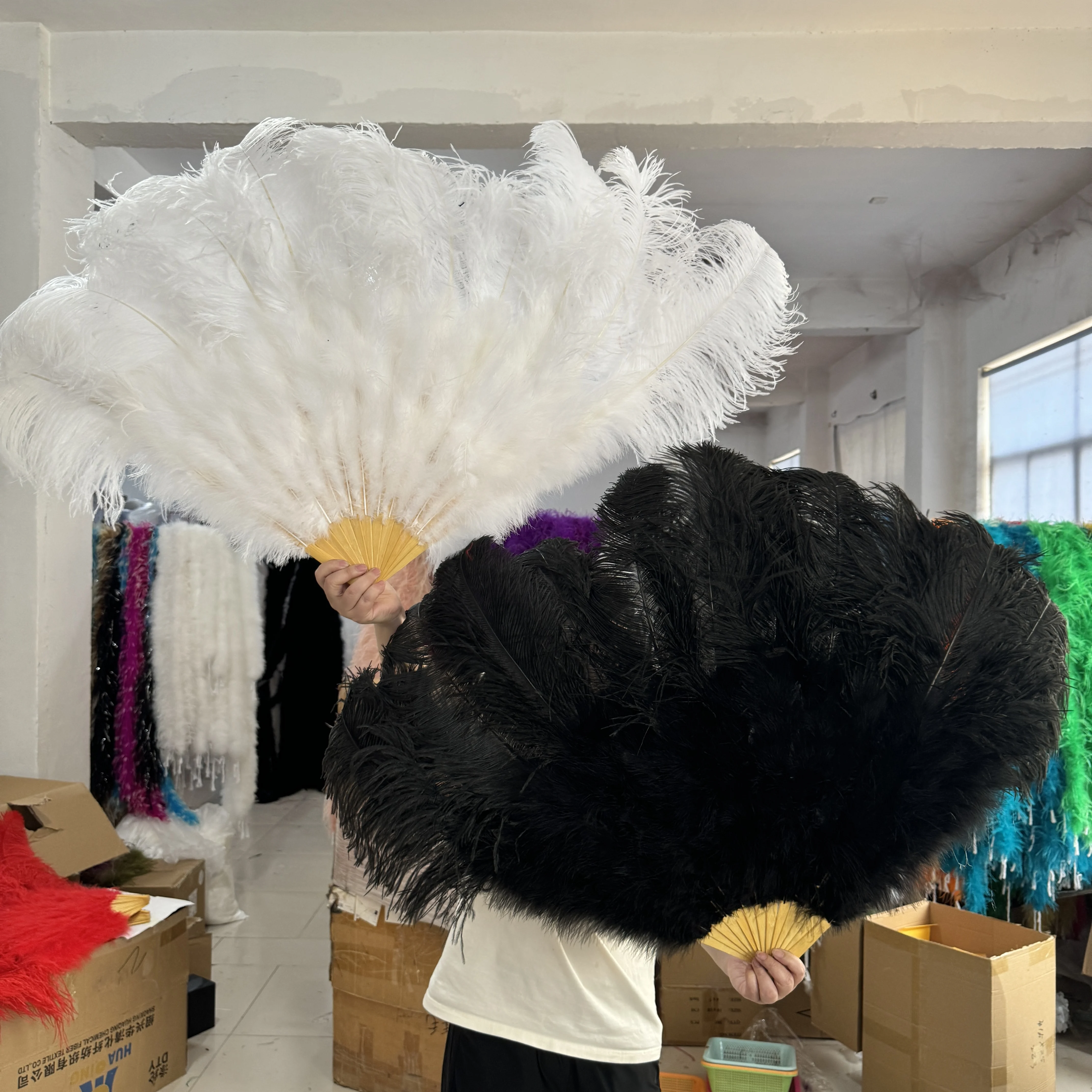 Natural Ostrich Feather Fans Red 13Bone 90/130cm Left Right Hands Held Folding Fan Carnival Stage Performance Props Plumes
