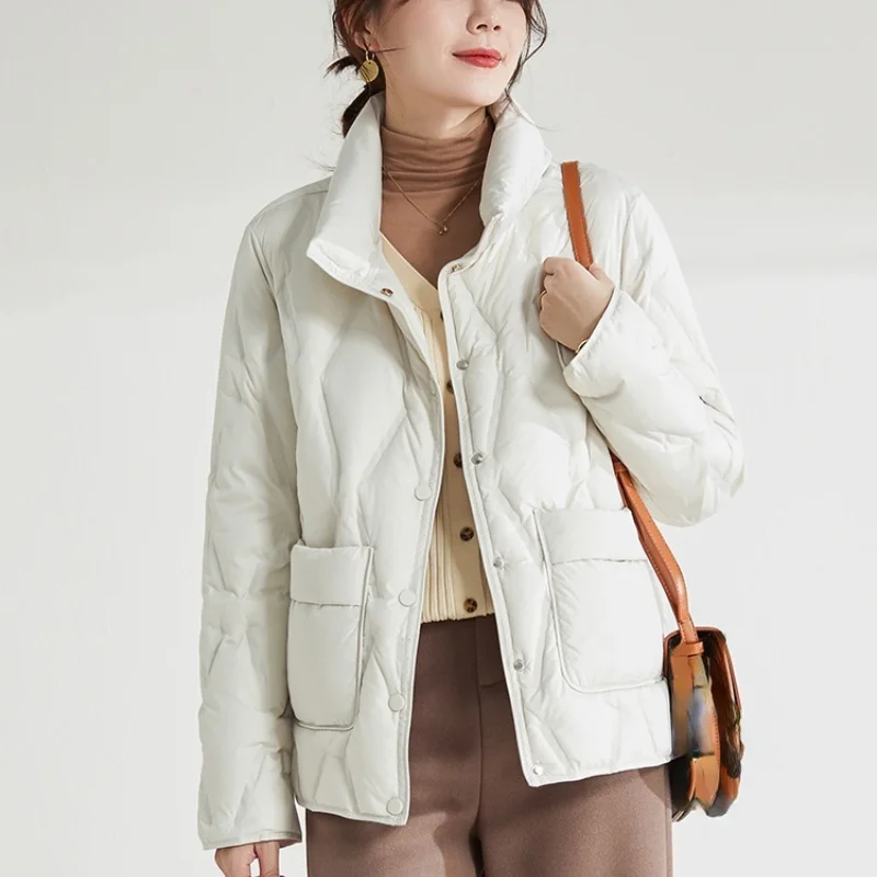 

Winter 2023 Light Jackets Women Autumn 90% White Duck Down Femme Short Korean Coats New Chamarras Para Mujer SQQ424