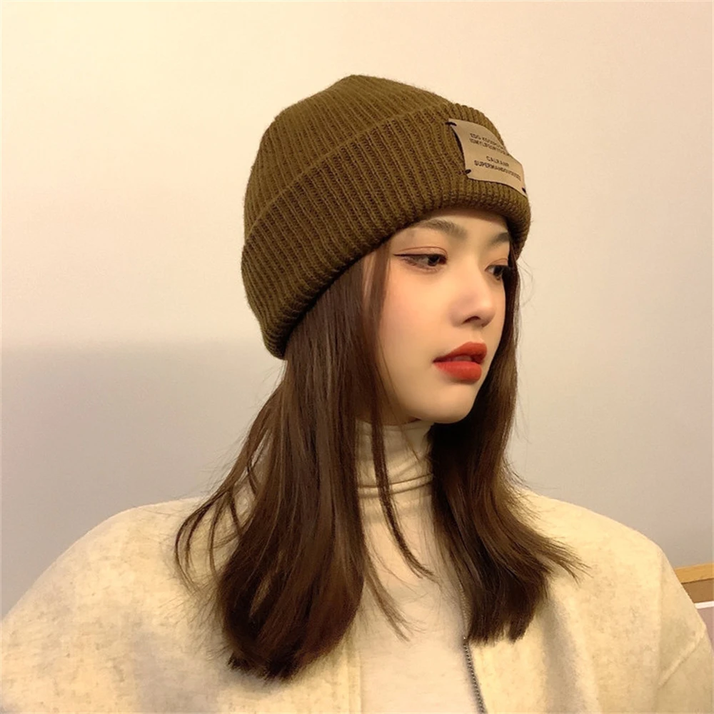 

Korean Letter Beanie Hat Women Winter Knitted Hats Fashion Cloth Label Caps Outdoor Warm Ski Woolen Hat Simple Couple Cap Gorras