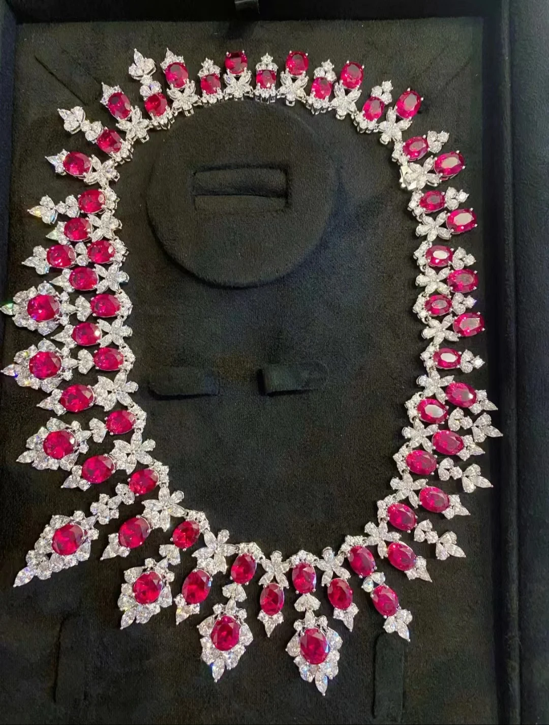 Рисунок 3 - Женское ожерелье из серебра 925 пробы