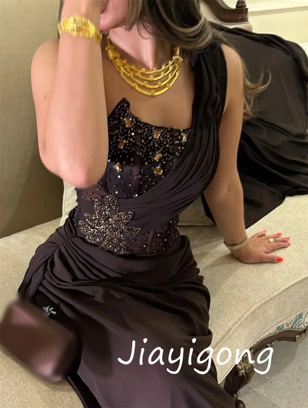 تخصيص رائعة جيرسي مطرزة الطية ألف خط واحد الكتف فس...