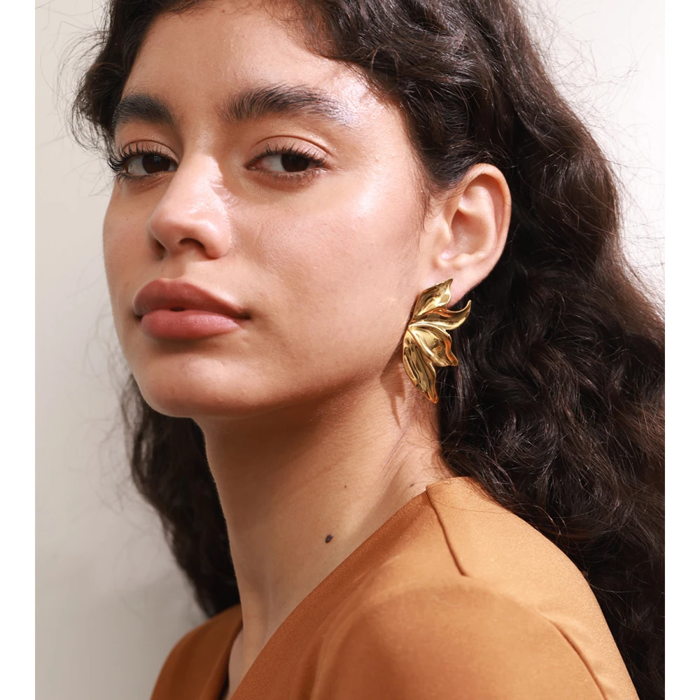 Yhpup Stainless Steel Flower Stud Earrings