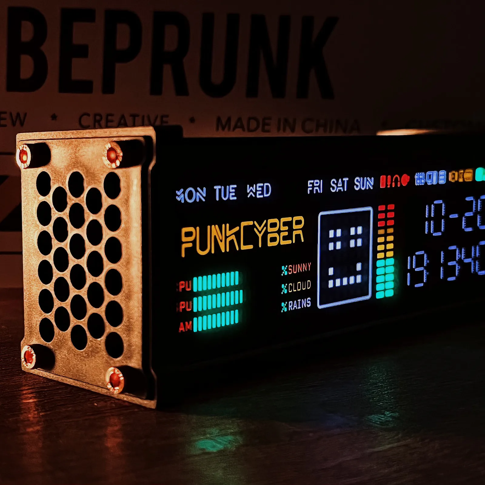 Electronic Tube Clock WFD Retro Pseudo-Fluorescent Matrix Cyberpunk Spectrum Function Desktop Decorations