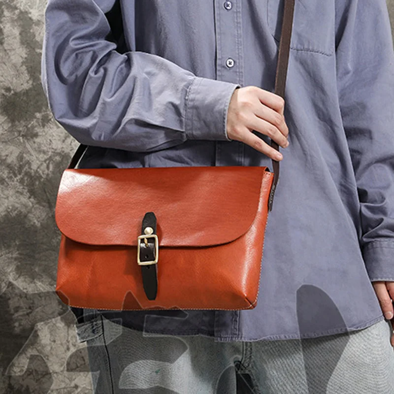 

AETOO New plant tanned leather head layer cowhopper handcrafted female bag tree paste skin retro crossbody bag locomotive bag