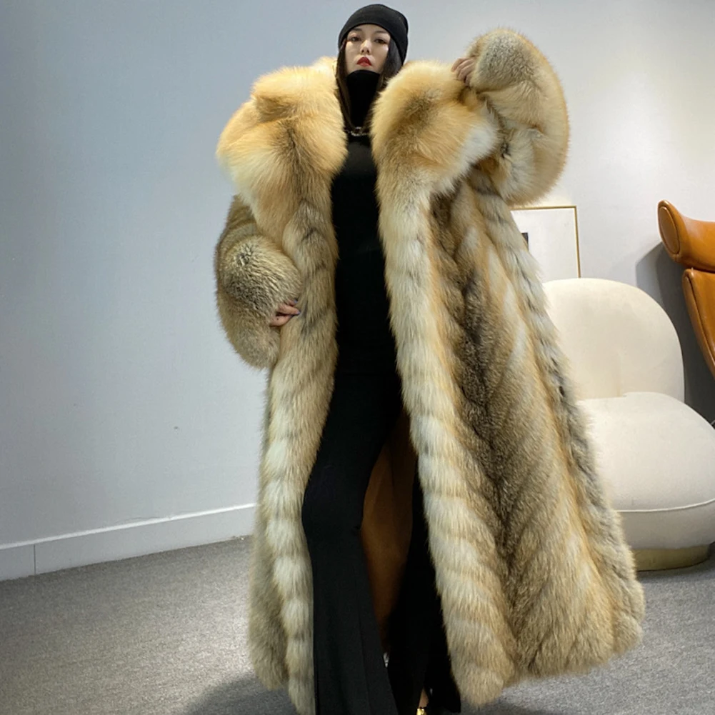 Рисунок 3 - Женское пальто Denny & Dora из лисьего меха