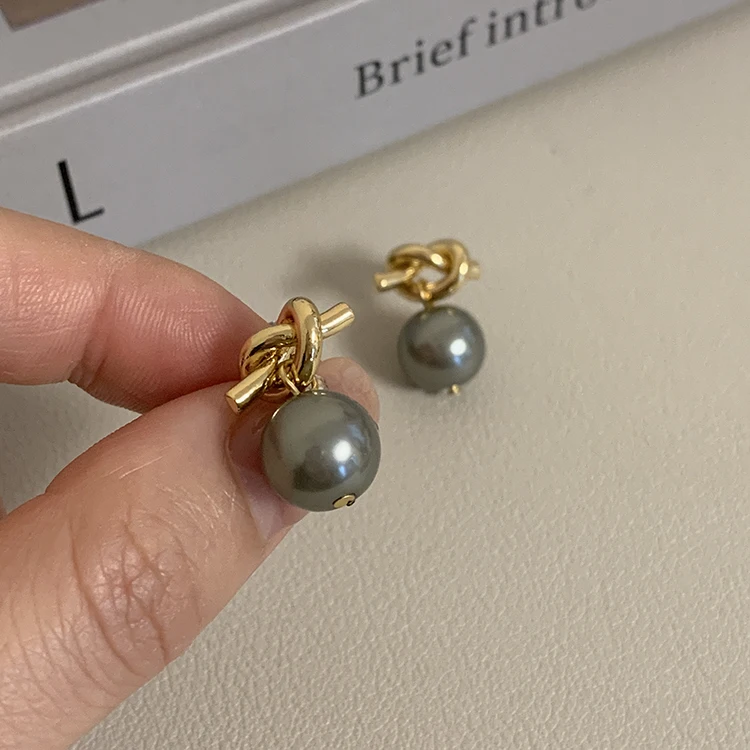 2025 Design Knoten-Metall-Perlen-Anhänger Modische Hängeohrringe für Damen Klassischer Neuer Kreativer Schmuck Kupferlegierung Accessoires – Detail 13