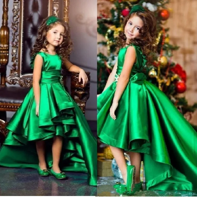 

Gorgeous Emerald Green Satin Flower Girls Dresses Crew Neck Cap Sleeves Short Kids Celebrity Princes High Low Girls Pageant Gown