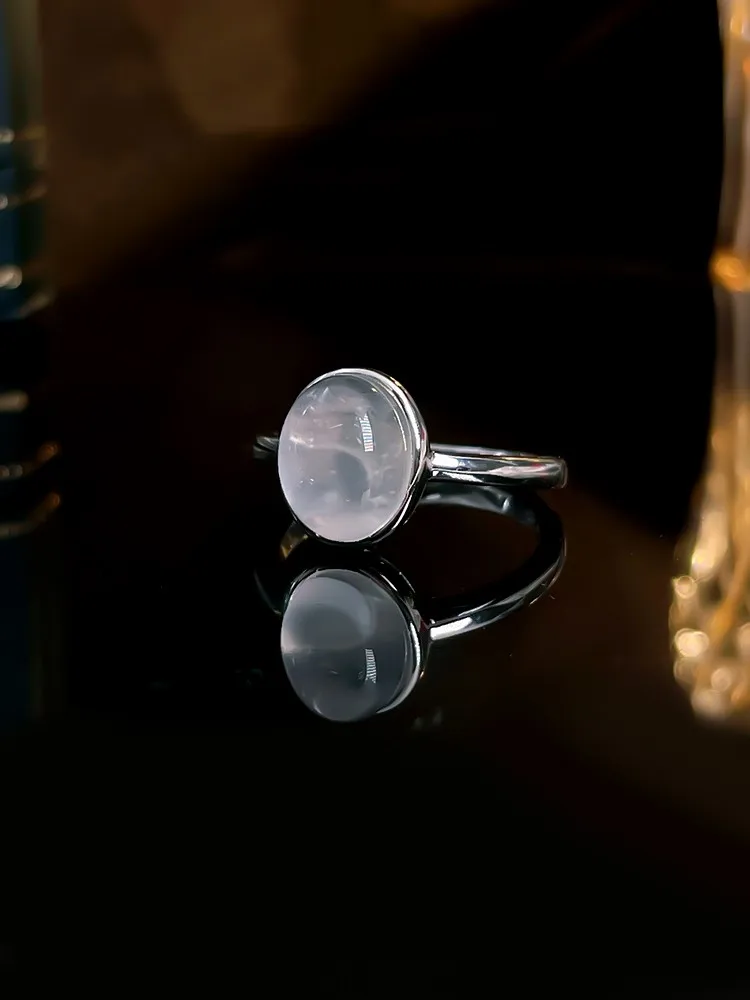 

Natural foam jade ring, women's vegetarian ring, egg face, high ice Instagram style ring, new and comparable to jade