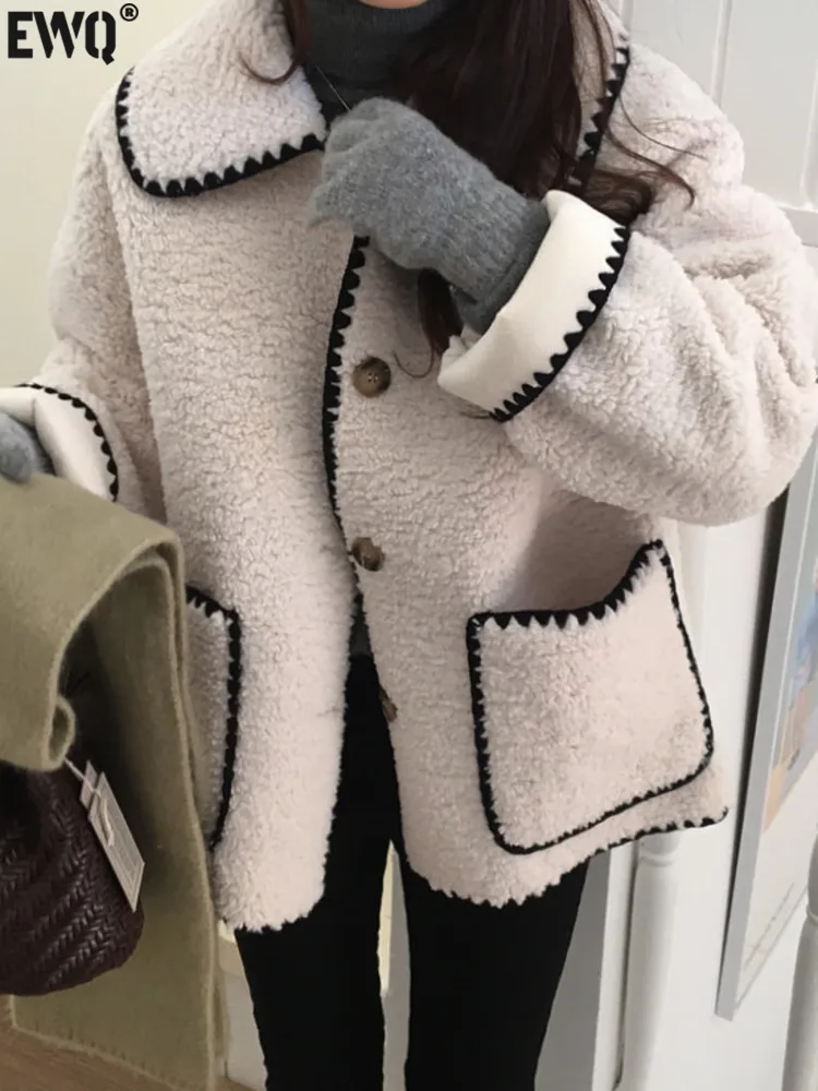 

[EWQ] Double Pocket Spliced Lambswool Jacket Women 2023 Autumn Winter New Long Sleeve Contrast Loose Warmth Fur Coat 16U4822