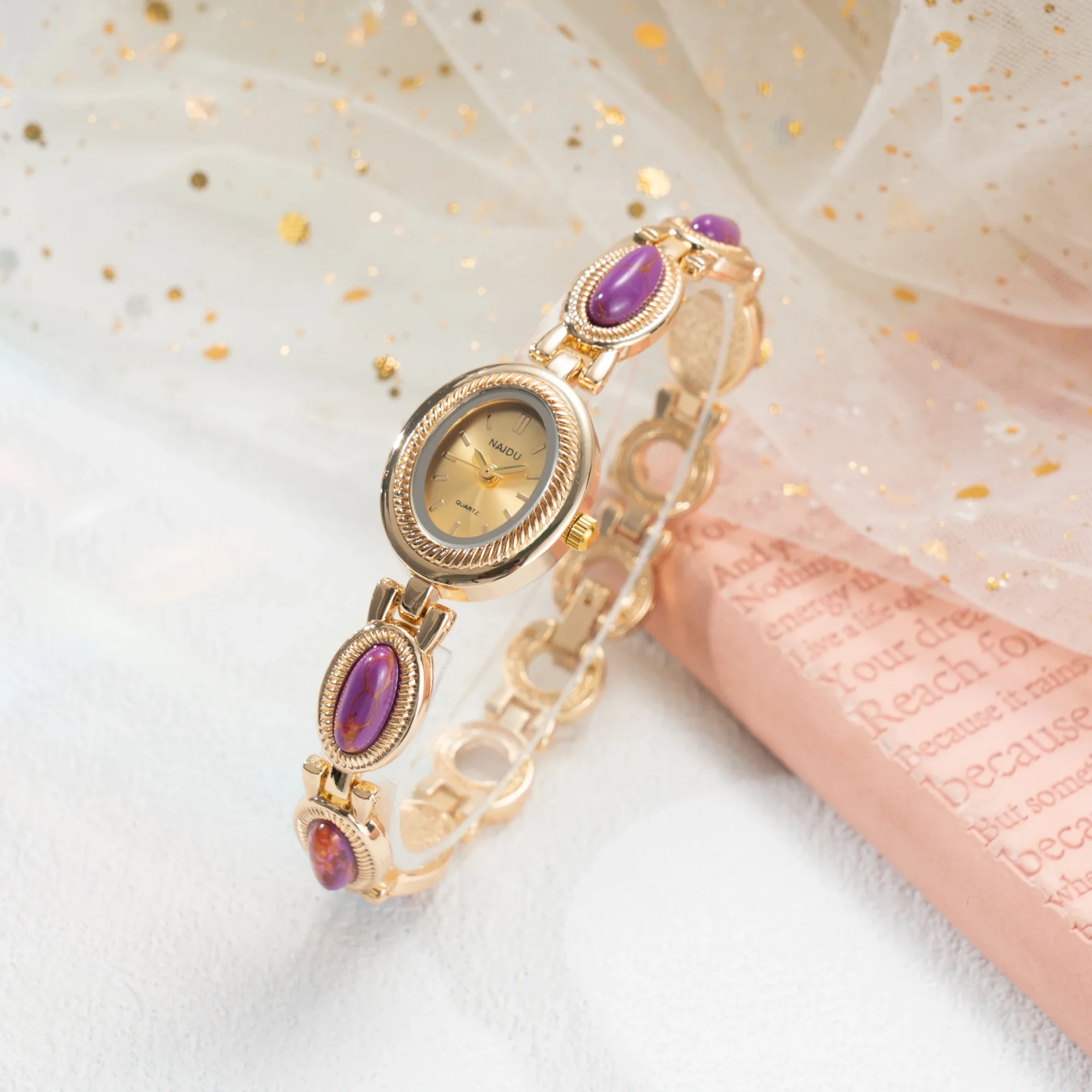 Luxurious Retro Oval Dial Ladies' Quartz Bracelet Watch