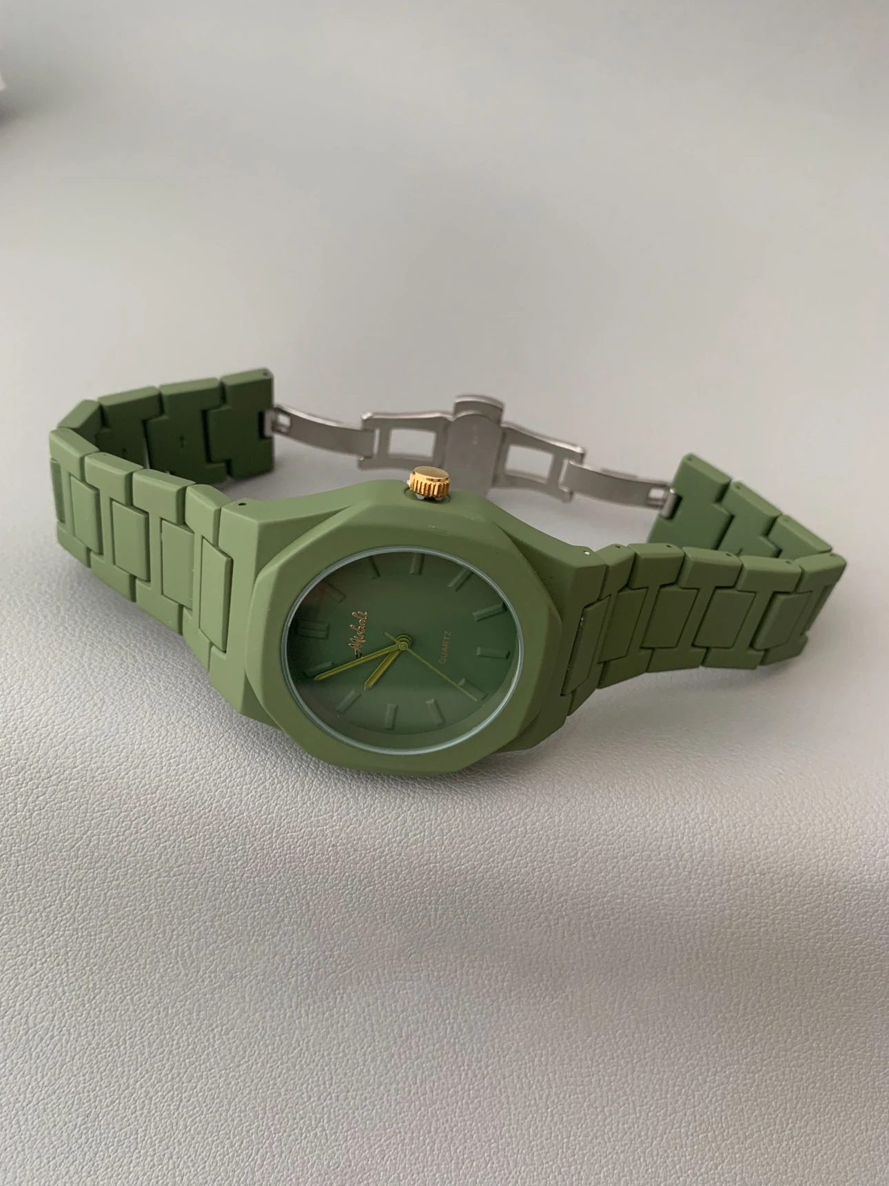 Free shippings Fashion Personality Colorful silicone strap quartz watch For women's girl watch  Jewelry accessories