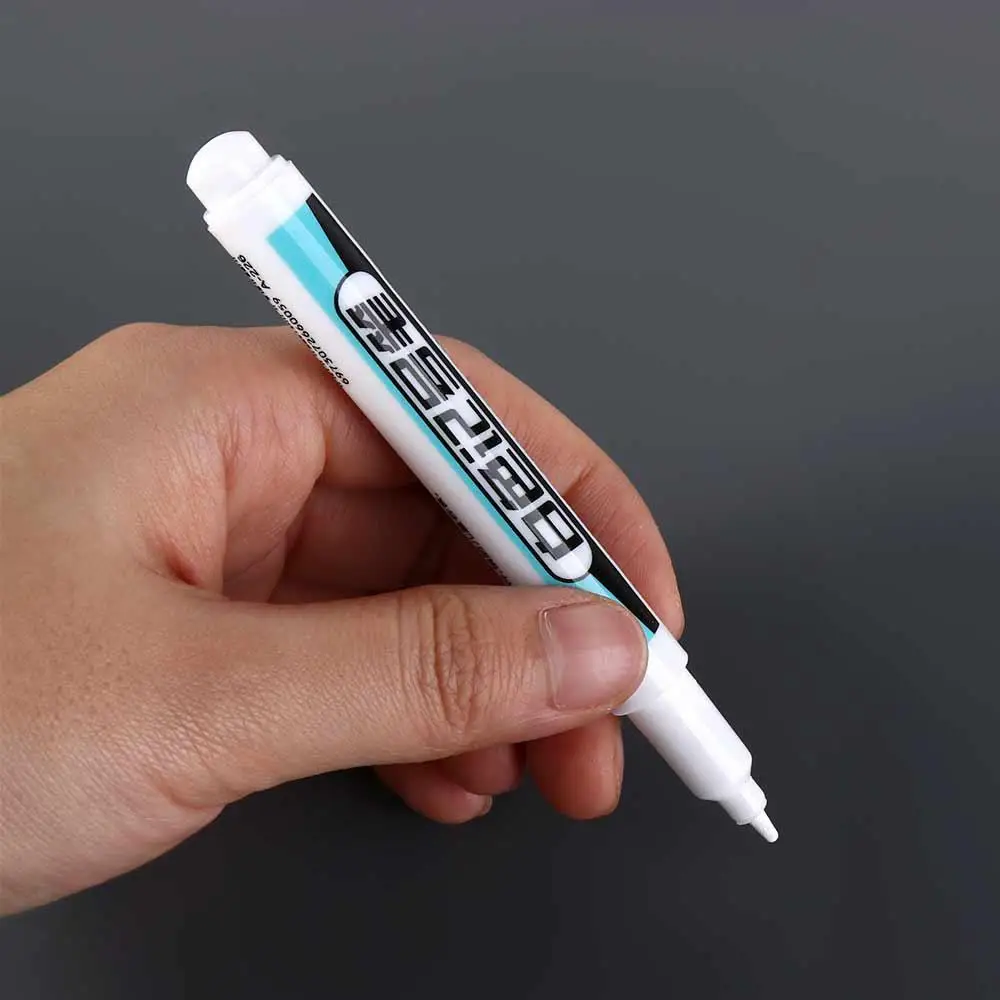 0.7mm/1.0mm/2.5mm 흰색 영구 페인트 펜 방수성 퇴색하기 쉽지 않은 흰색 마커 펜 널리 사용되는 유성 마커 펜