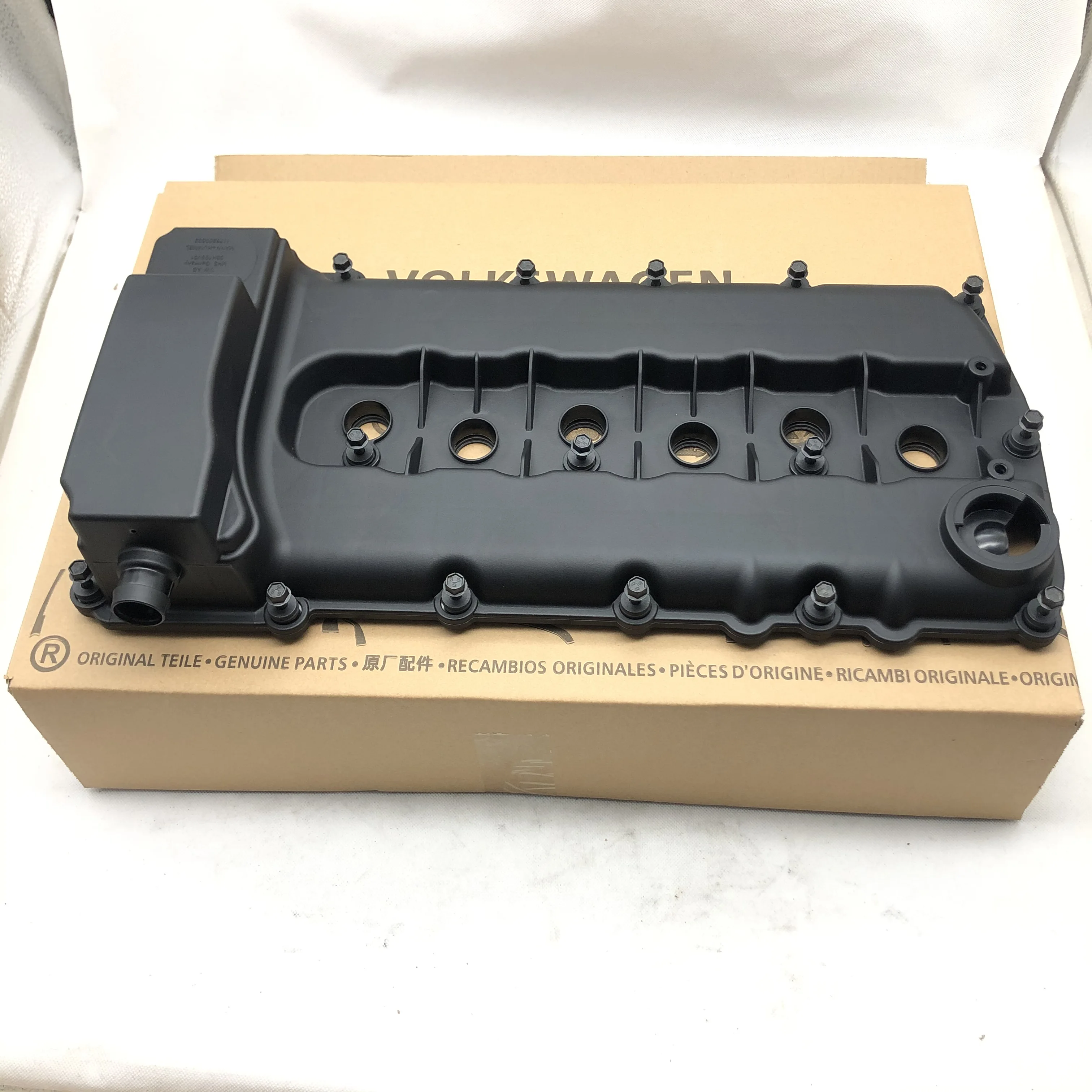 

Engine Valve Cover w/ Gasket & Hardware 95510513500 95510513501 95810513530 95810513531 for PORSCHE CAYENNE