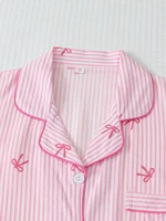 Ensemble pyjama deux pièces confortable à rayures et motifs de cœurs, haut à col boutonné à manches courtes avec poches et short à nœud, ensemble de vêtements de détente pour femme printemps/été, adapté à un usage domestique 3