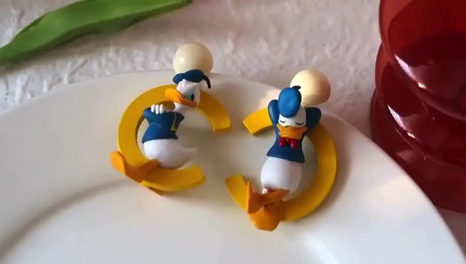 Серьги-гвоздики MINISO с Дональдом Даком