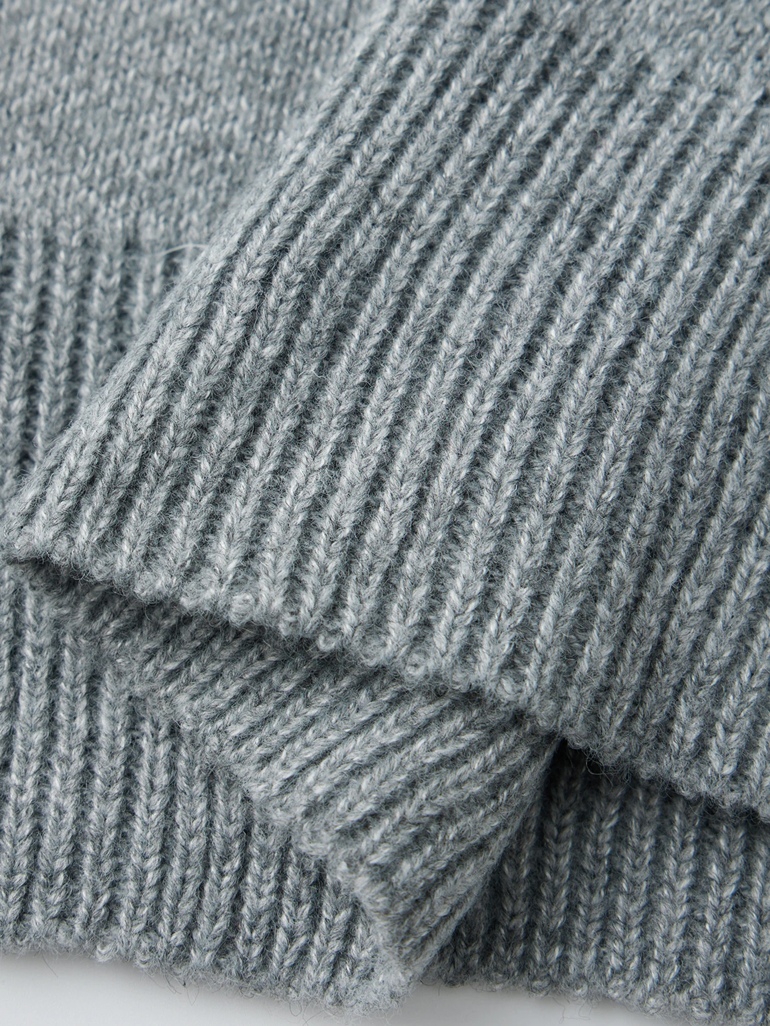 Women s Cozy Oversized Plaid Patterned Sweater with Ribbed Detailing Crew Neckline and Long Sleeves for Fall Winter Casual