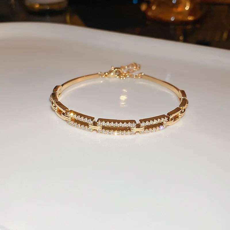 2023 New Korean Luxury Exquisite Geometric Bracelet Europe America Fashion Shining Crystal Bracelet Women's Banquet Jewelry 5