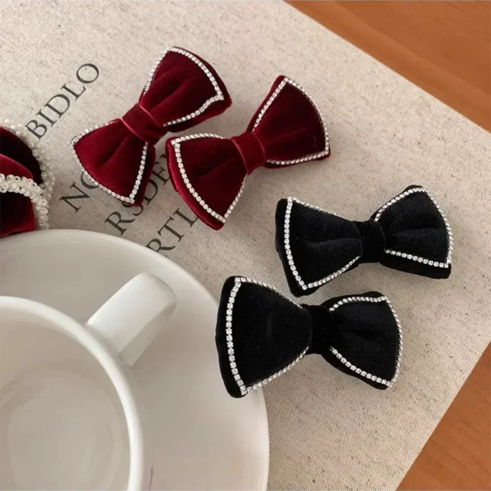 Velvet Rhinestone Bow Hair Clip With Retro and High-end Feel Versatile and Personalized Hair Accessories With Braids personalized fashion luxury men s belt cow head button head rivet trendy handsome retro embossed alloy belt clothing accessories