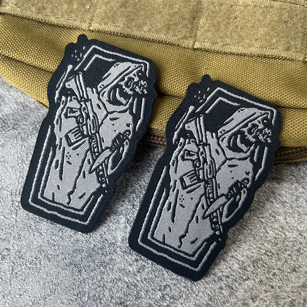 NEBEL Skelett Moral Abzeichen Patch Militär Emblem Taktische Armband Stickerei Haken und Schleife Kleidung Rucksack Zubehör Aufkleber