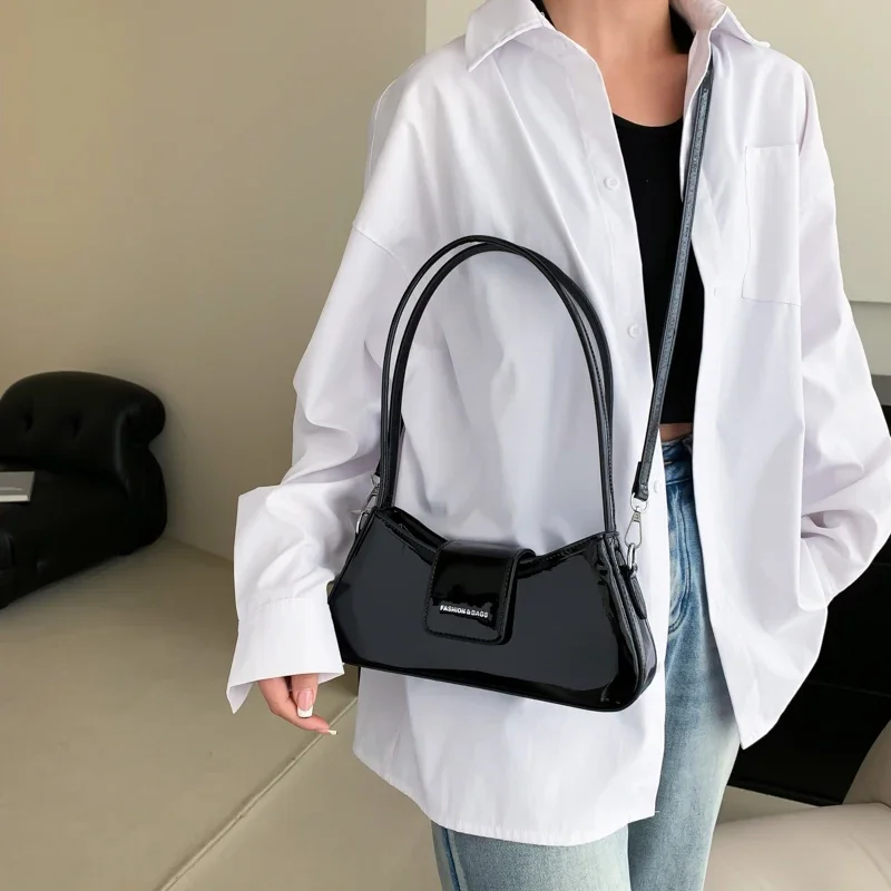 2023 Niche Shoulder Bag Design Premium Texture Patent Leather Sweet Cool Spice Girl Style Bags Color Variety Casual Versatile