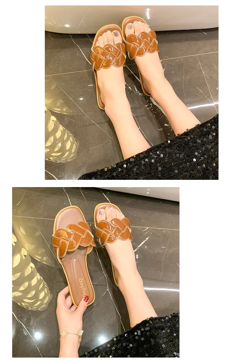 صيف 2025 جديد المرأة النعال الصيف ساحة تو حذاء مسطح المرأة نسخة واسعة النعال الصنادل في الهواء الطلق اليومية حذاء كاجوال