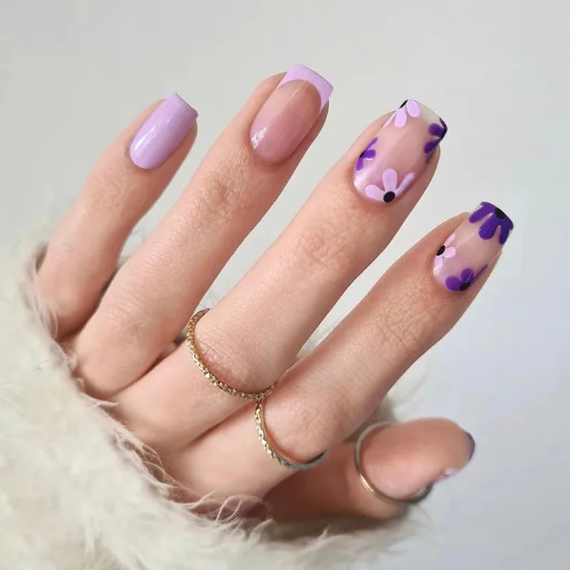 light purple acrylic nails