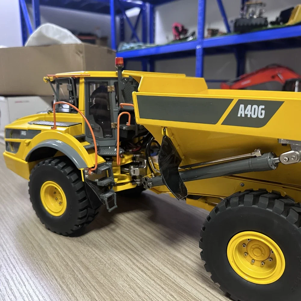 Double E A40G RC 1/16 Hydraulic Articulated Dump Truck with Audio Group and Light Group Complete Vehicle Die-casting Metal 4
