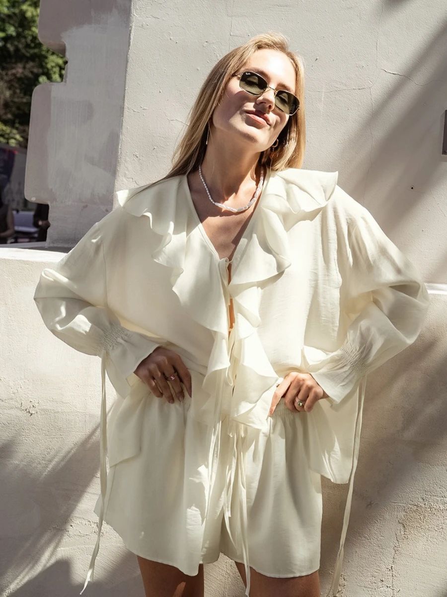 BornLadies French V-neck Loose Ruffled Shirt Shorts Set Spring New Product Fashion Casual Long Sleeve Loose Shorts Two Piece Set