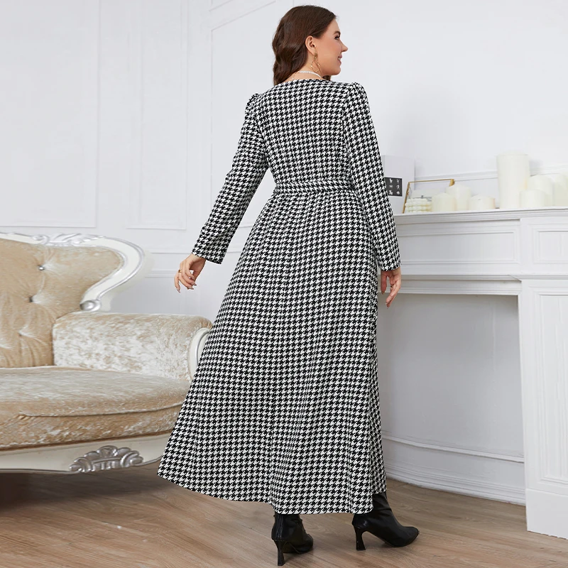 Рисунок 2 - Женское платье-макси с длинным рукавом