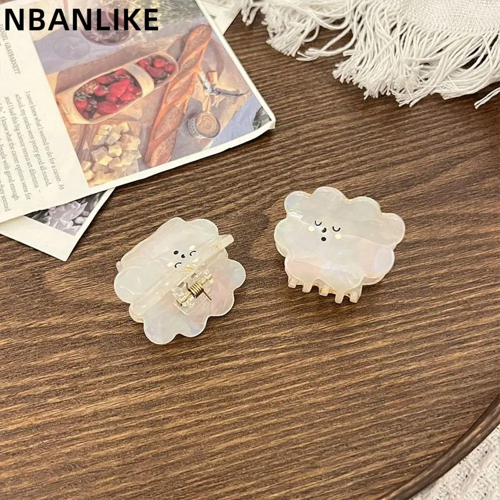 

Mini Stylish Ins Acetate Star Cloud Hair Claw Sweet Cute Croissant Shark Clip Headwear Gift
