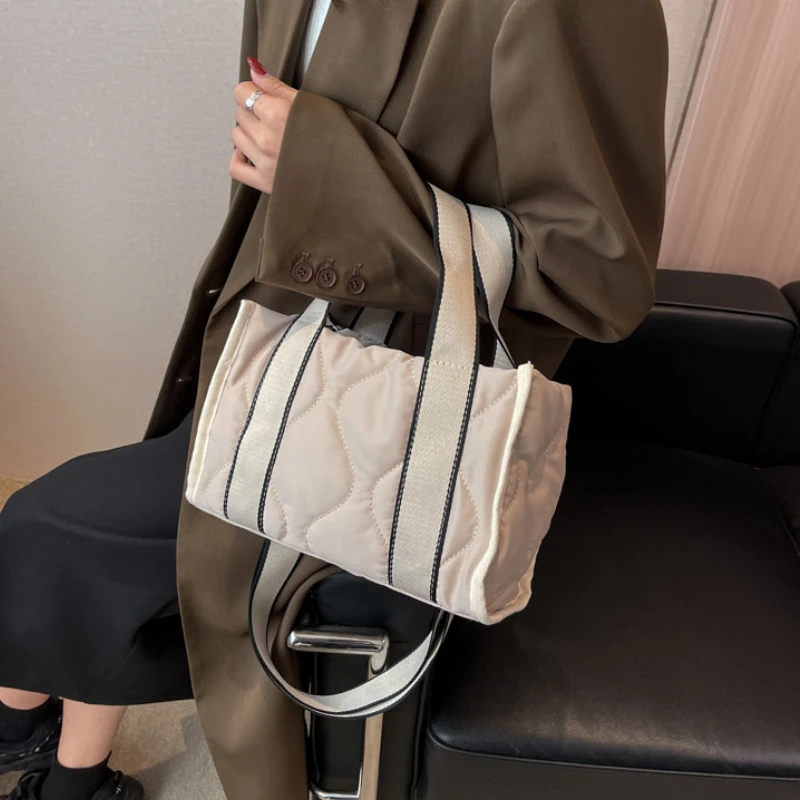 Borsa tote imbottita in cotone di nuova moda per borse trapuntate a tracolla con tracolla da donna Borse a tracolla femminili in nylon casual solido_voghion.com