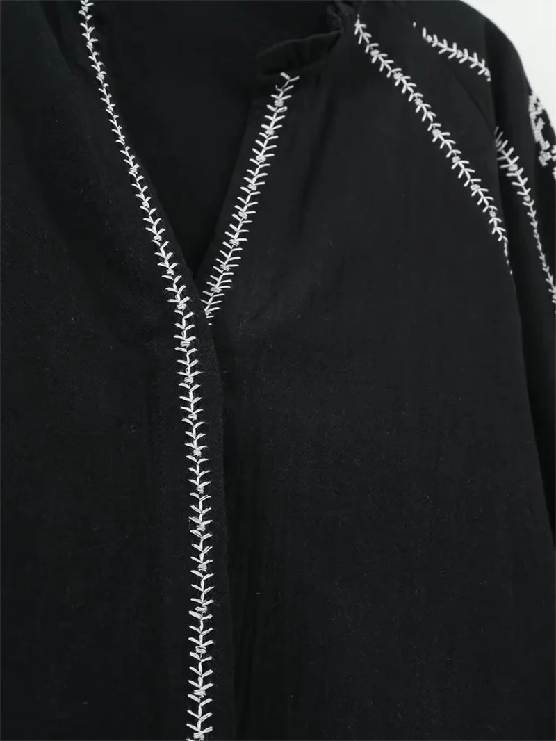KEYANKETIAN Spring New Ethnic Style Embroidered Lantern Sleeve Black Shirt Women's V-Neck Long-Sleeved Pullover Smock