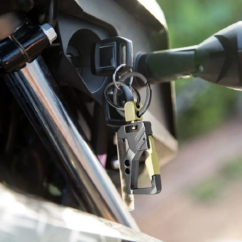 New Fashion Car Keychain Business Men Key Ring Zinc Alloy Bottle Opener Carabiner Car Key Chains Pendant Accessories Gift