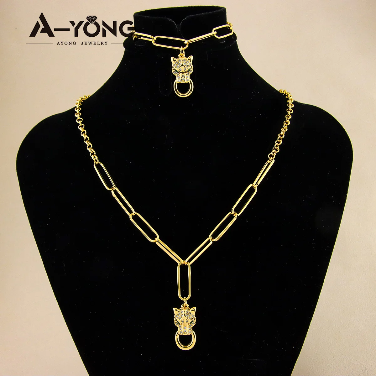 

Fashion Charm Gold Color Necklace Bracelet Set 21k Gold Plated Leopard Panther Pendant African Dubai Womens Mens Punk Jewelrys