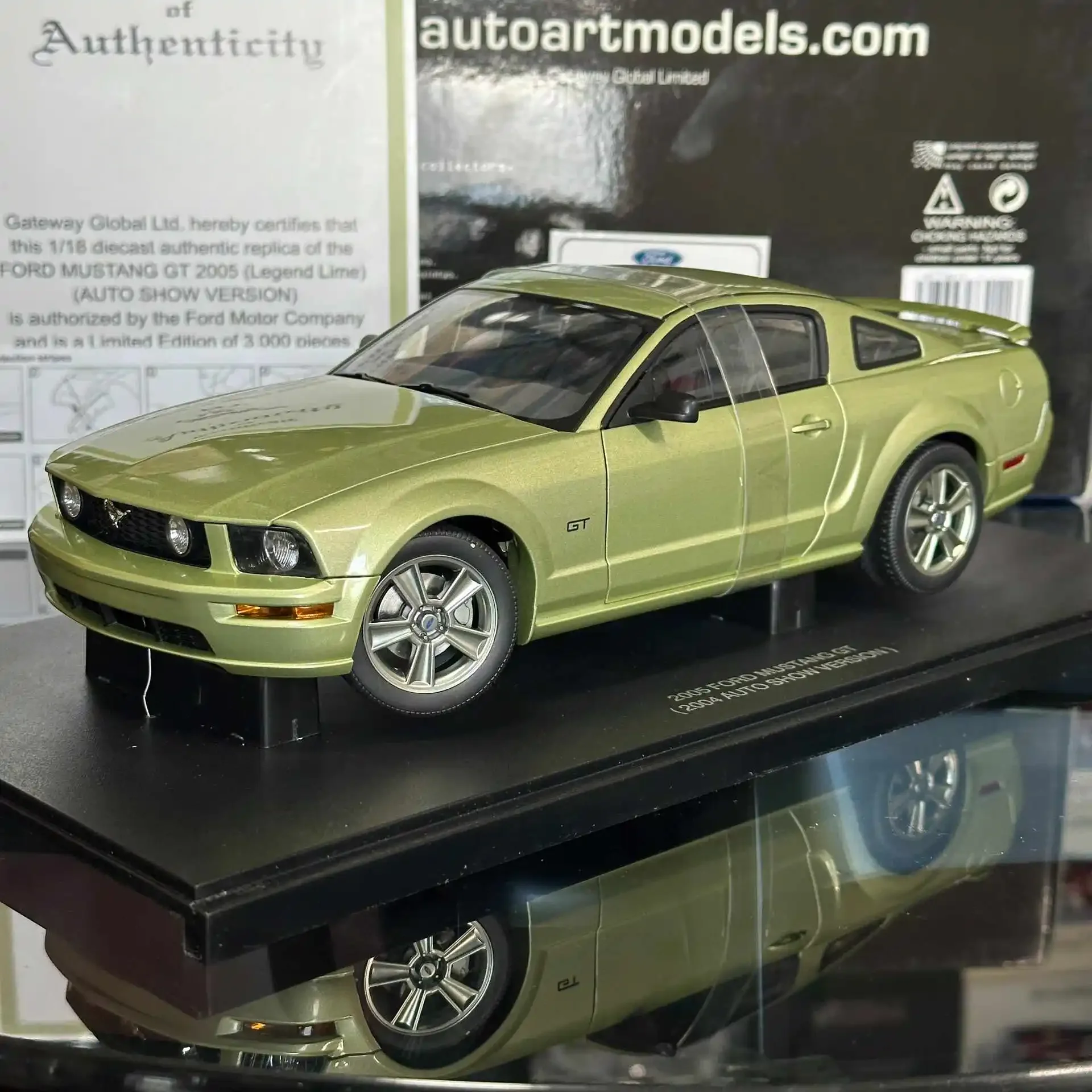 

Autoart 1:18 Mustang GT 2005 Alloy Fully Open Simulation Limited Edition Alloy Metal Static Car Model Toy Gift