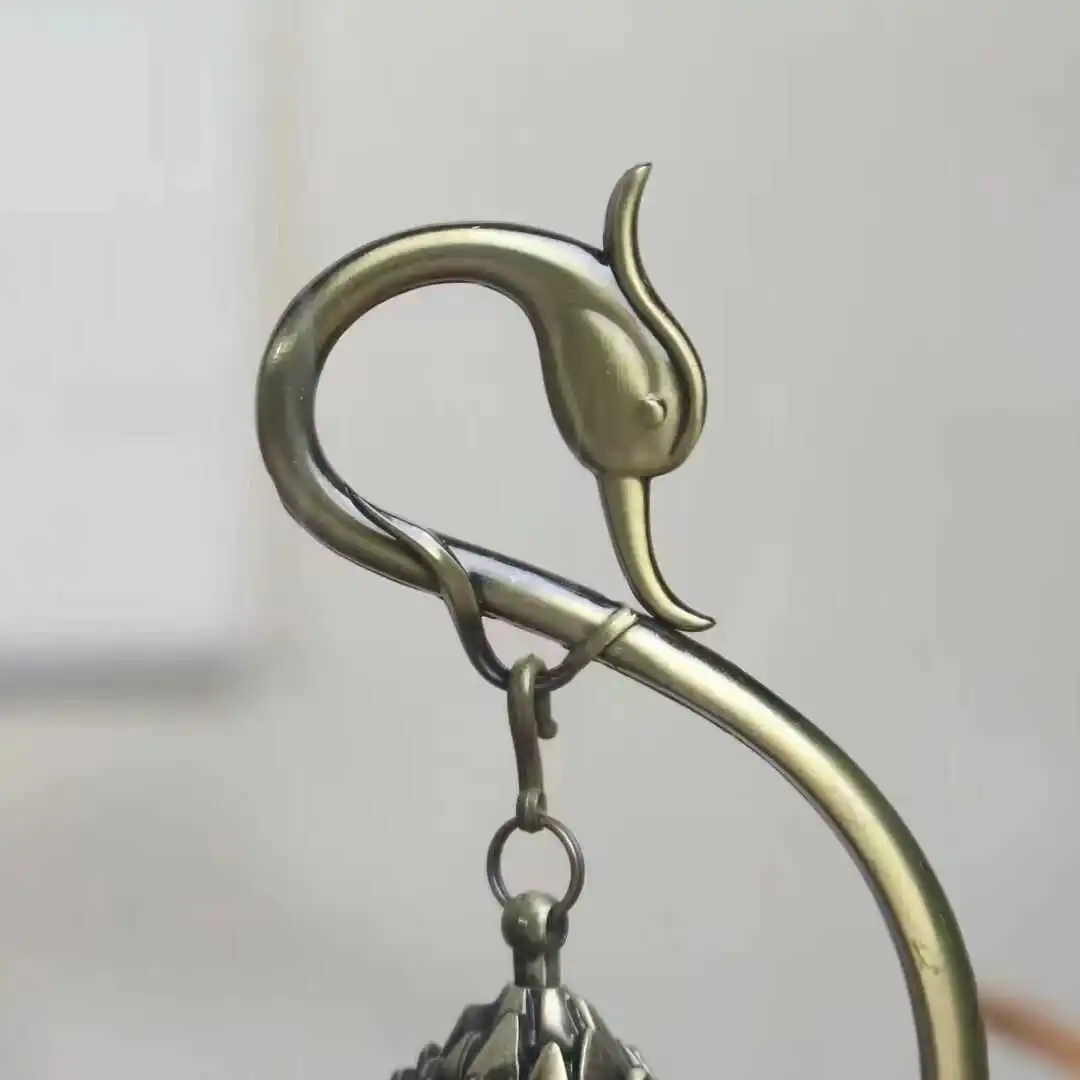 Creative Mini Aromatherapy Incense Burner, Home Indoor Zen Tea Ceremony Decorations, Metal Swan Shape Small Hanging Furnace, 1Pc