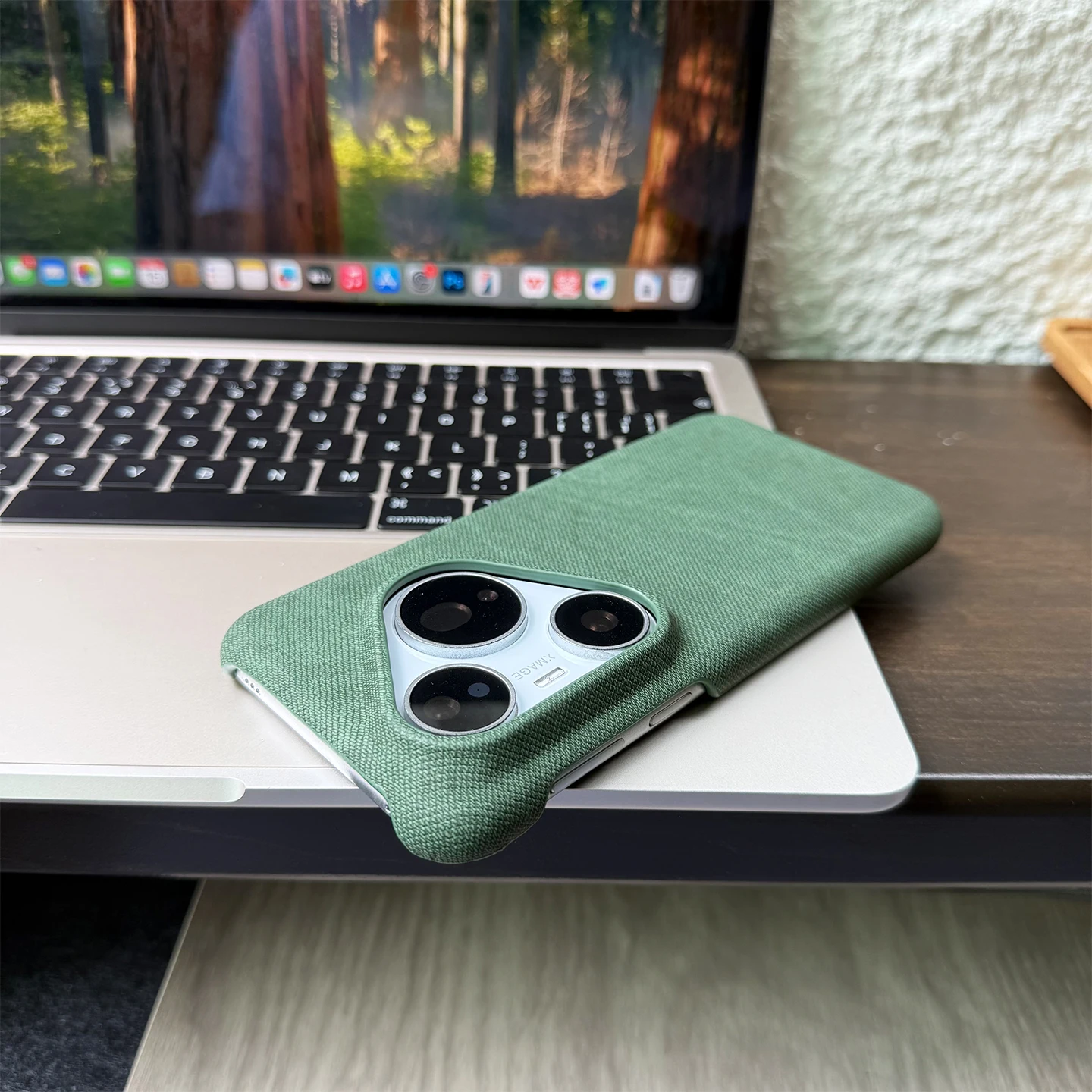 Durable Cowboy Cloth Texture Magnetic Anti-Fall Phone Case