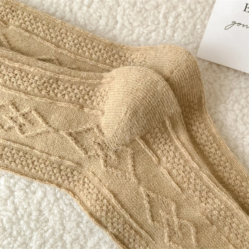 Warme Socken für Damen, neue einfarbige, dicke Herbst-Winter-Freizeit-Wollsocken, hochwertige, süße, modische Komfortsocken mit Rüschen – Detail 17