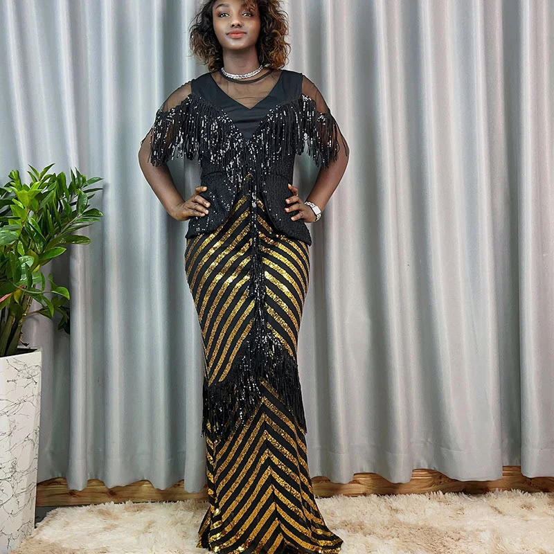 Рисунок 5 - Элегантные длинные платья с серебряными