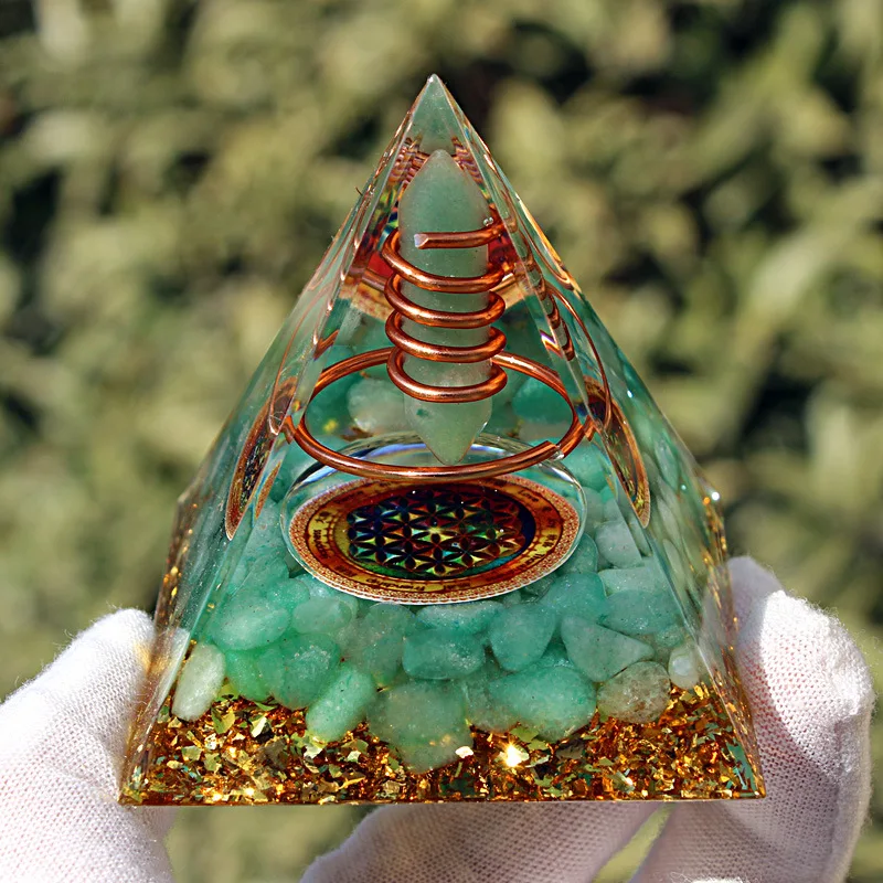 Soulnioi Grande pyramide d'orgonite de 9,7 cm, générateur d'énergie  positive en quartz naturel avec pendentif en orgonite pour l'équilibre des